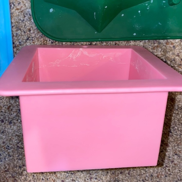 Lot of 5 Silicone Baking Molds Cake Cupcake EUC - Picture 6 of 6